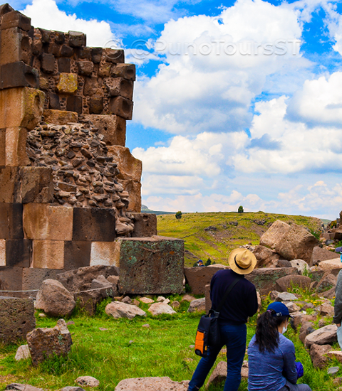 Puno – Sillustani – Islas Flotantes Lago Titicaca 3D/2N